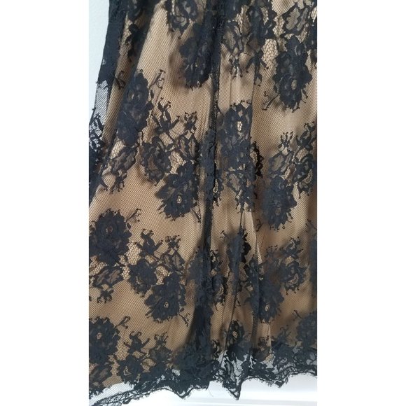 Tadashi Shoji Women's Sz. 4 Black Lace & Nude Off The Shoulder Long Evening Gown - Picture 8 of 10